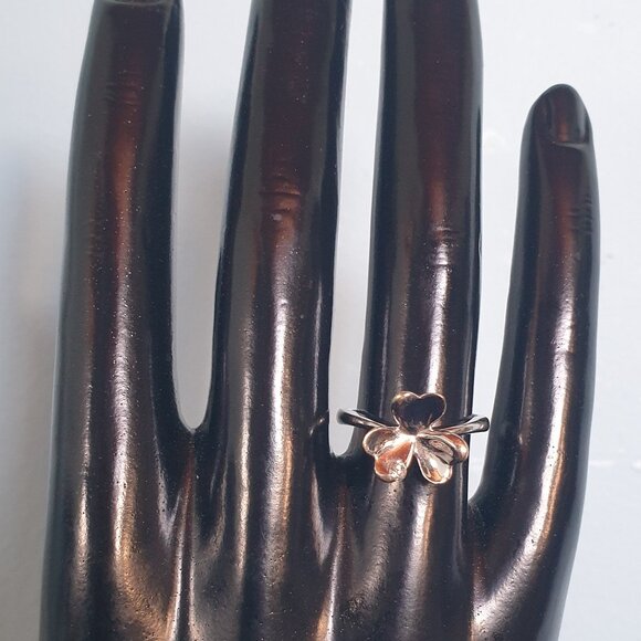 Elegant Vintage18k White Gold High-Quality Diamond Golden Dew Flower Ring - Picture 7 of 14